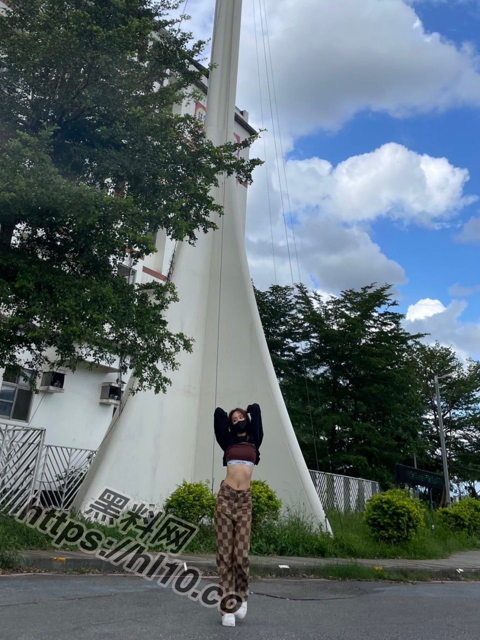 959X1280