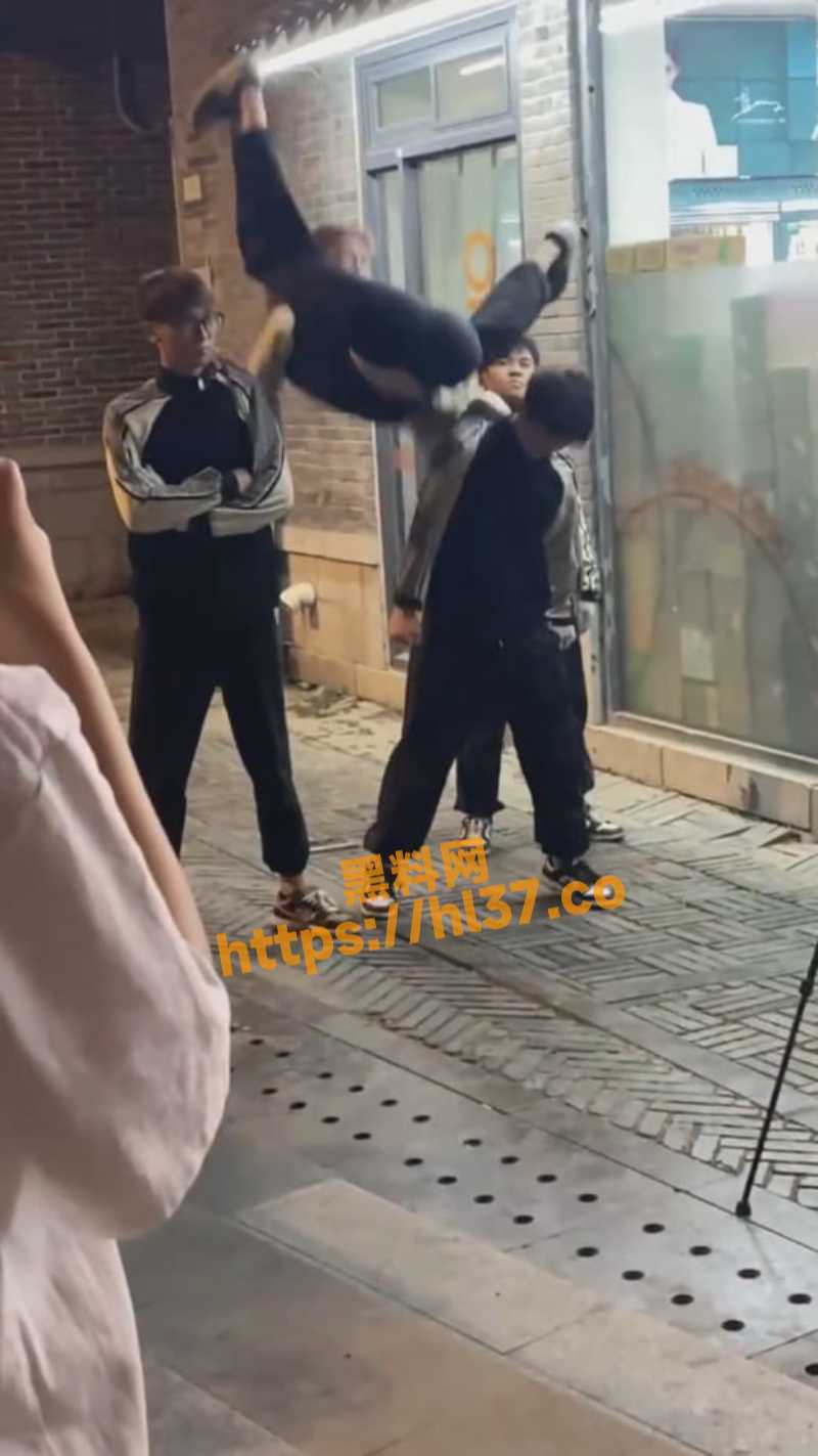 800X1423