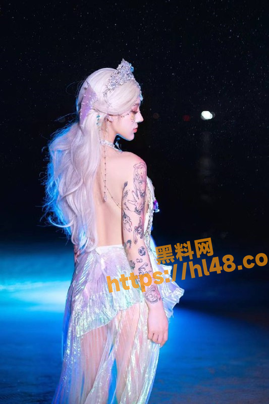 533X800