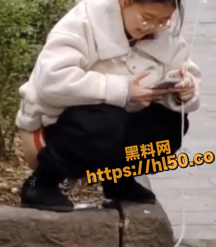 727X829