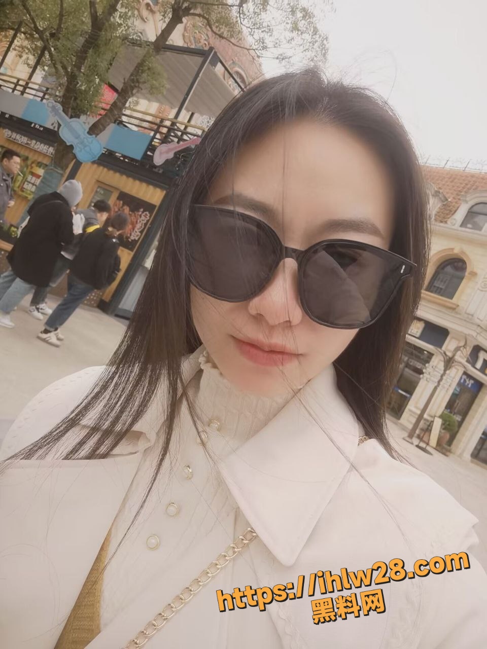 960X1280
