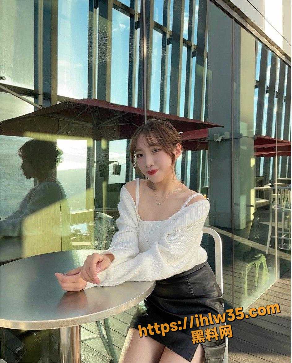 943X1174