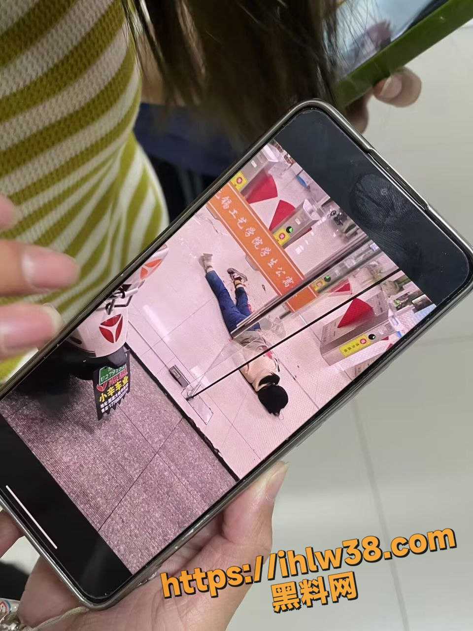 960X1280