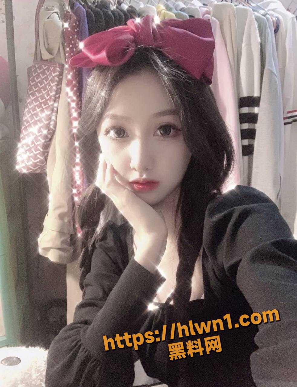 982X1280