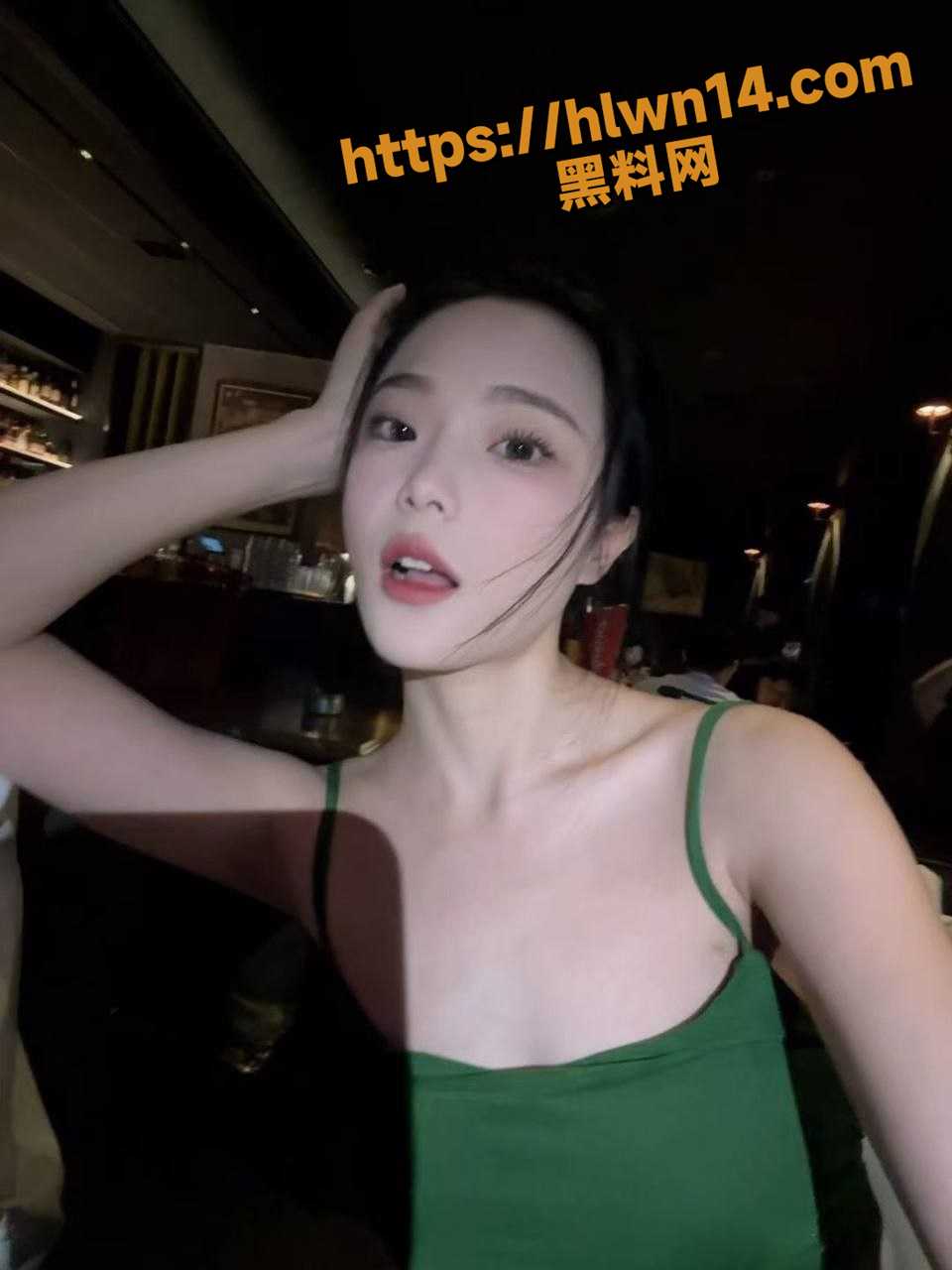 960X1280
