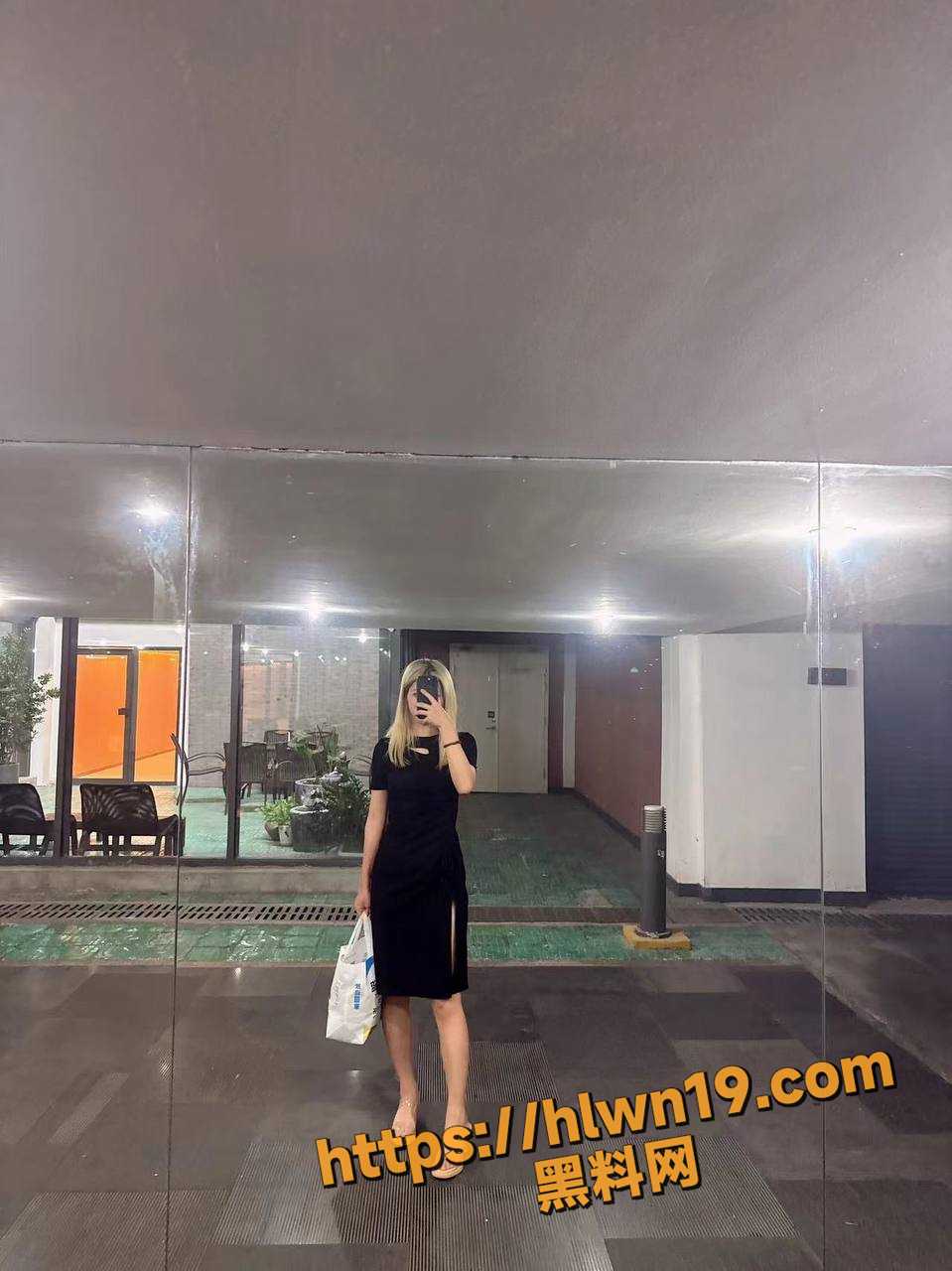 959X1280