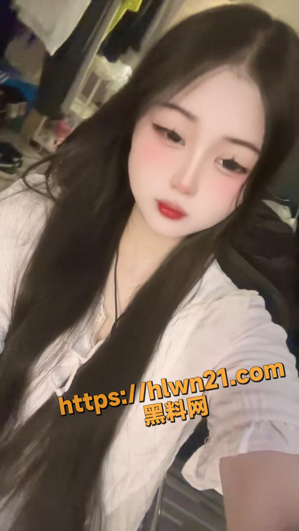 589X1045
