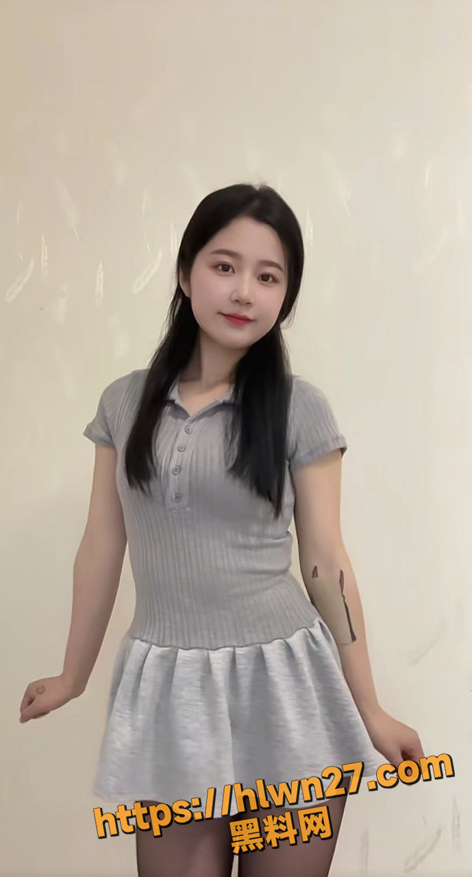 689X1280