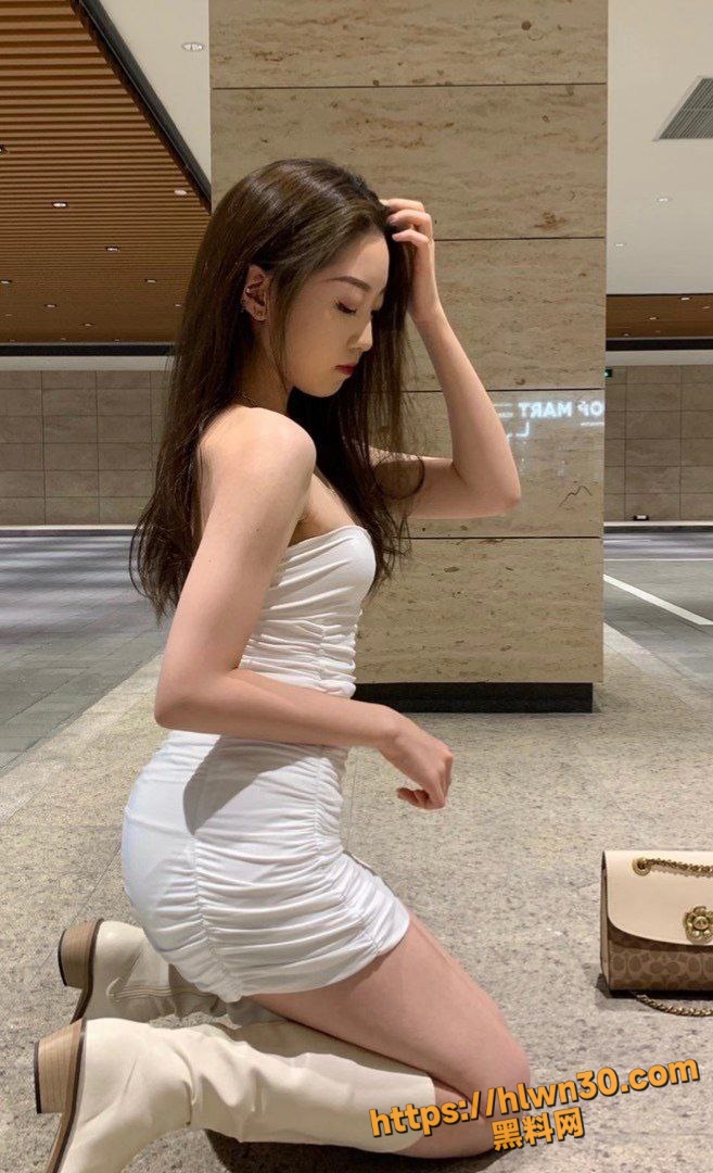 657X1080