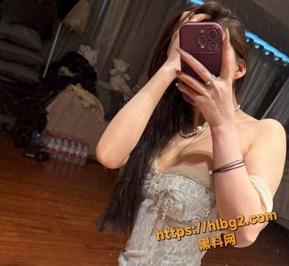 989X911