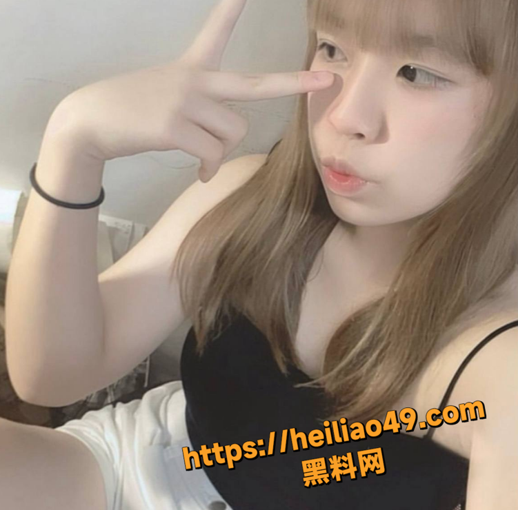 湖南大学巨乳新生陈芯1