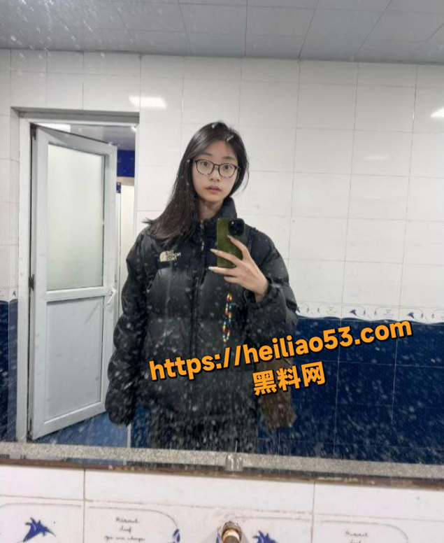 大学生于琪琪宿舍自慰3
